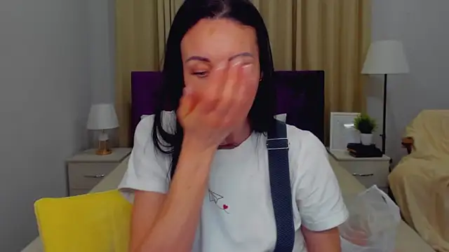 Snapshot of BouncySweety chatting on 02.11.25 BouncySweety online show from 02.11.25