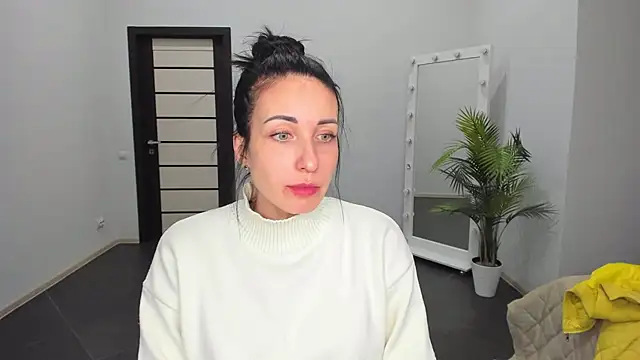 Snapshot of BouncySweety chatting on 03.17.25 BouncySweety online show from 03.17.25