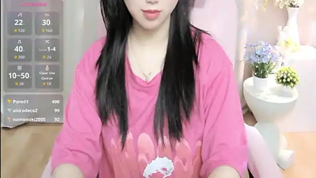 Snapshot of shynana chatting on 06.12.26 shynana online show from 06.12.26