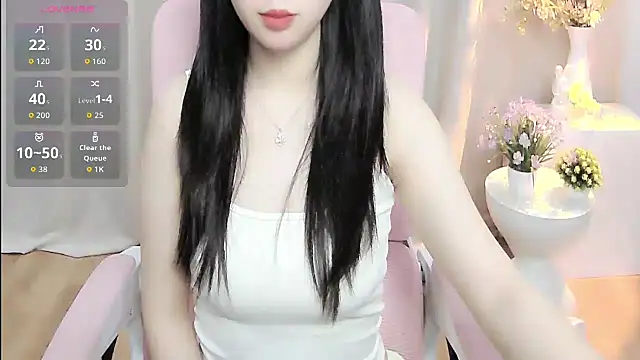 Snapshot of shynana chatting on 07.19.26 shynana online show from 07.19.26