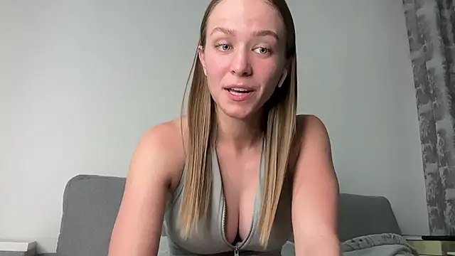 Snapshot of DanikaMory chatting on 06.19.26 DanikaMory online show from 06.19.26