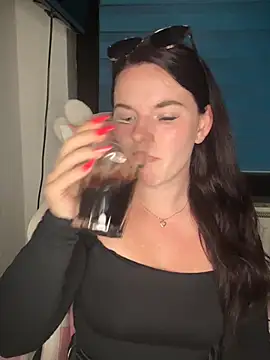 SecretSarah online show from 06.02.26