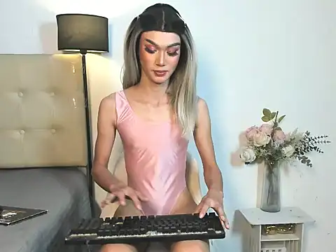 YourladyBianca  online show from 07.10.26