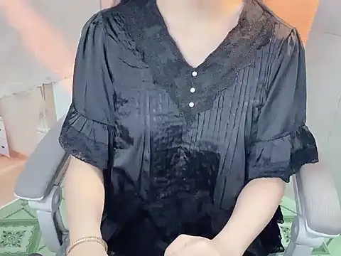 Snapshot of -Naomii_ chatting on 07.14.26 -Naomii online show from 07.14.26