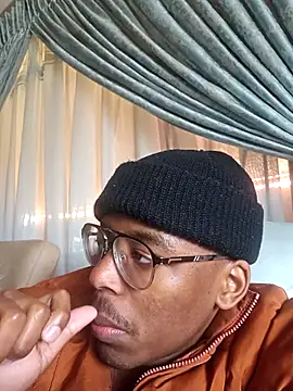 Snapshot of MbeshePTA chatting on 07.10.26 MbeshePTA online show from 07.10.26