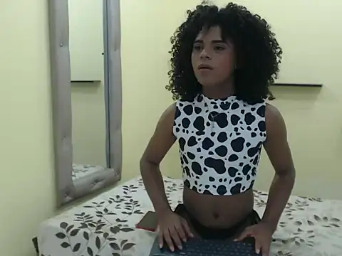 Snapshot of minychip_femboy chatting on 05.27.26 minychip femboy online show from 05.27.26