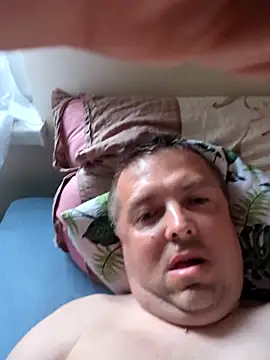 Snapshot of krzyszto1986 chatting on 05.27.26 krzyszto1986 online show from 05.27.26