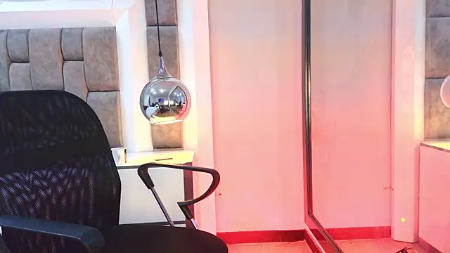 Snapshot of AnthonyStone_ chatting on 06.03.26 AnthonyStone online show from 06.03.26