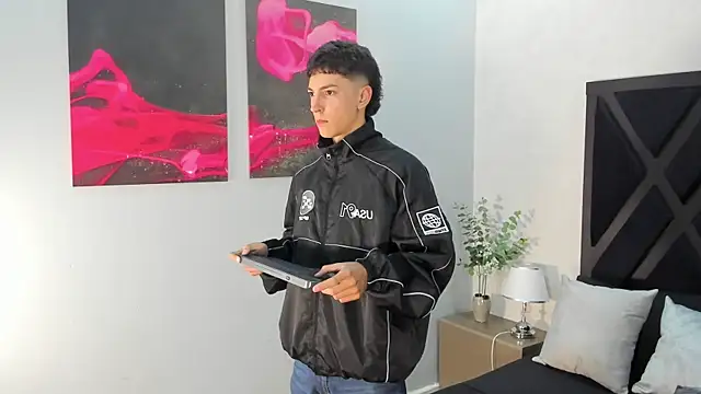 Snapshot of Gian_Rossi chatting on 06.20.26 Gian Rossi online show from 06.20.26