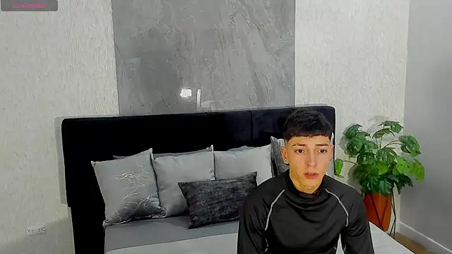 Snapshot of Gian_Rossi chatting on 07.11.26 Gian Rossi online show from 07.11.26
