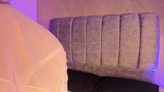 Ariana roxe  online show from 06.18.26