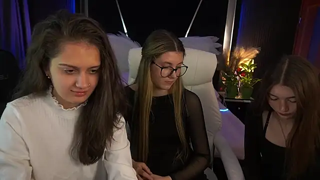 Snapshot of Talia_Blakwood chatting on 06.03.26 Talia Blakwood online show from 06.03.26