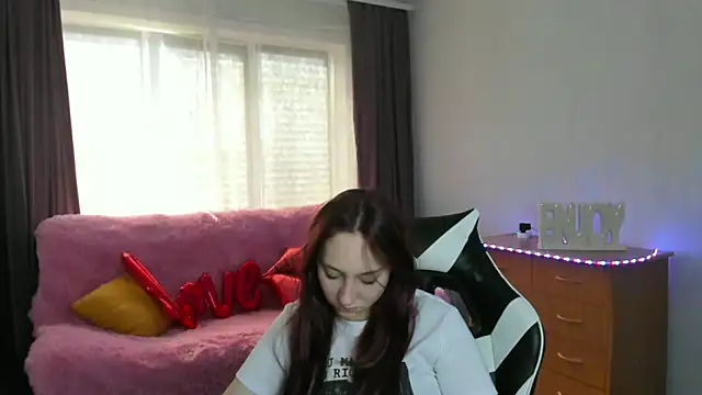 ModelGyrl online show from 06.04.26