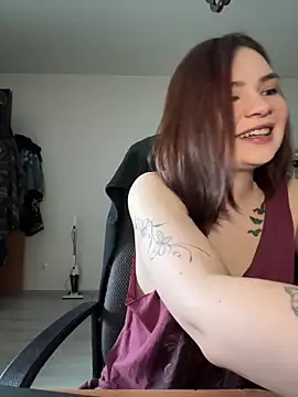 Snapshot of Baby_Vivian_ chatting on 06.16.26 Baby Vivian online show from 06.16.26