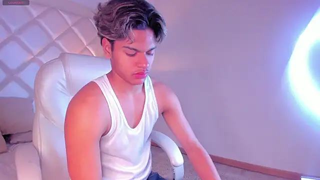 MarcoDeluxxe online show from 06.03.26