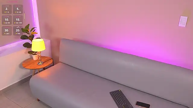 Naomi Silk online show from 06.20.26