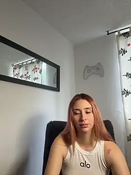 Snapshot of Sophia_LuxxX chatting on 07.01.26 Sophia LuxxX online show from 07.01.26