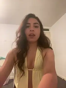 Snapshot of naomiiii55 chatting on 05.27.26 naomiiii55 online show from 05.27.26