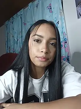 Snapshot of xcleila chatting on 07.18.26 xcleila online show from 07.18.26