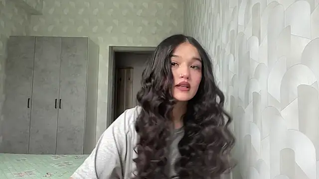 LisetteParajon online show from 06.11.26