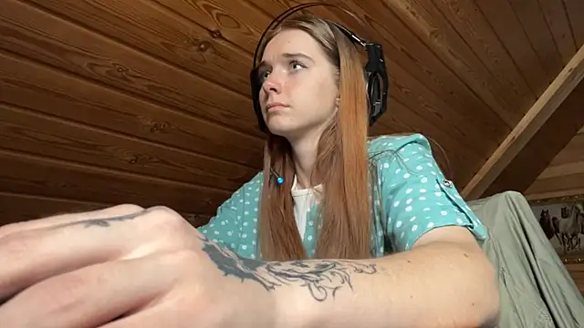 Snapshot of MariaLake chatting on 07.19.26 MariaLake online show from 07.19.26