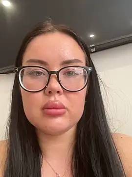 PeachDoll- online show from 06.03.26