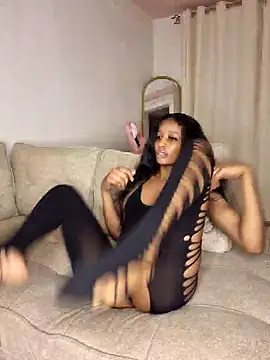 Snapshot of kiki_sexxy chatting on 06.27.26 kiki sexxy online show from 06.27.26