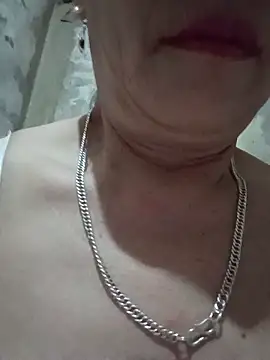 Snapshot of Kiki_sexyy chatting on 06.02.26 Kiki sexyy online show from 06.02.26