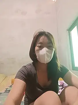 Snapshot of -Trinina- chatting on 06.17.26 -Trinina- online show from 06.17.26