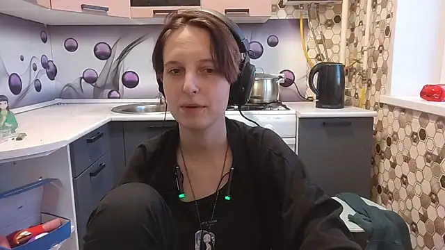 Snapshot of Saranade chatting on 06.24.26 Saranade online show from 06.24.26