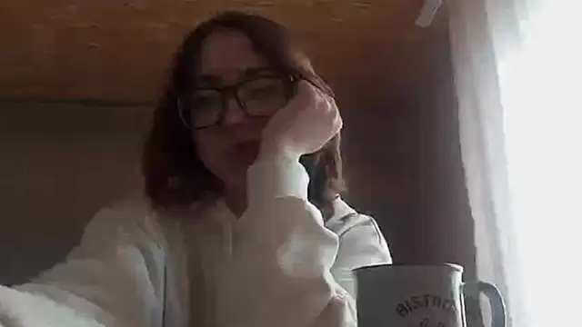 OliviaMoment online show from 06.04.26