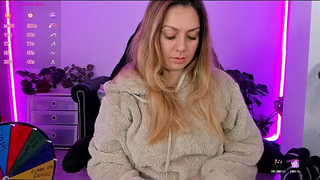 LindaWhite  online show from 01.21.25