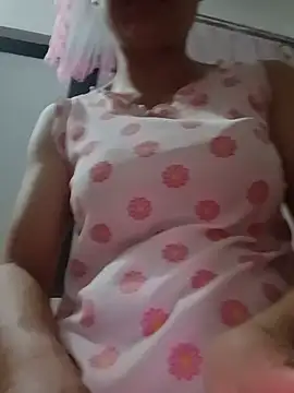 Snapshot of -Maya-a chatting on 06.21.26 -Maya-a online show from 06.21.26