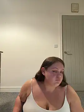 Snapshot of LillyMaexx chatting on 06.08.26 LillyMaexx online show from 06.08.26