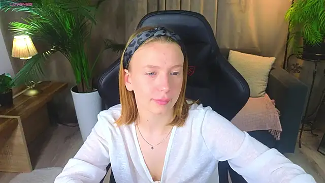 BeatriceLoven online show from 06.12.26
