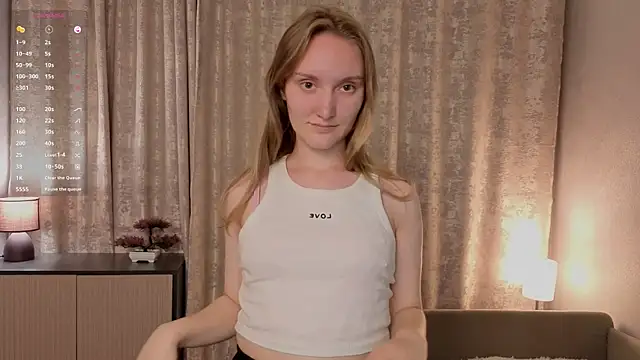 Snapshot of JenevaLitalien chatting on 06.19.26 JenevaLitalien online show from 06.19.26