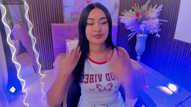 Moonshine tay1 online show from 06.04.26