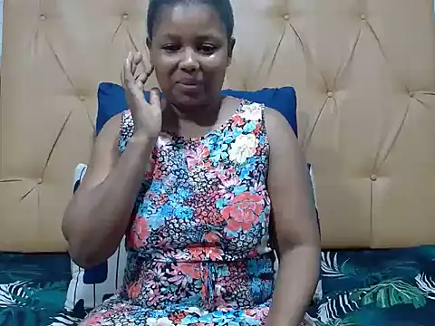 Snapshot of Mellowkittyyellow chatting on 06.27.26 Mellowkittyyellow online show from 06.27.26