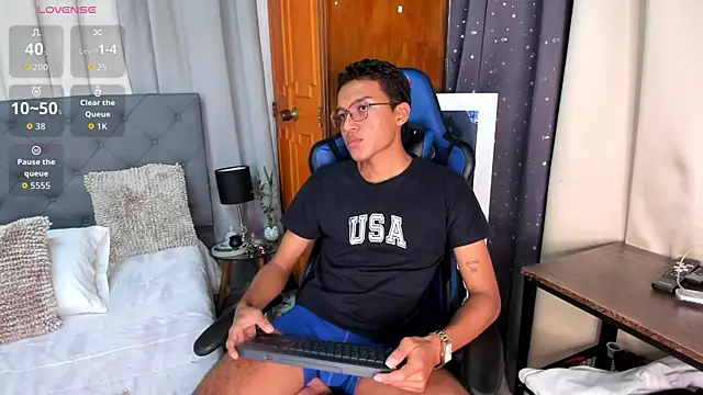 Snapshot of Camilo_Santoss chatting on 06.13.26 Camilo Santoss online show from 06.13.26