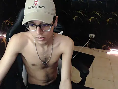 Snapshot of draven_sex chatting on 06.17.26 draven sex online show from 06.17.26