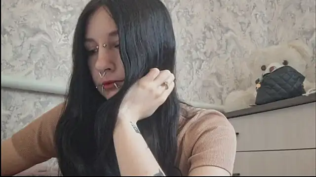 KrissyHiott online show from 06.02.26