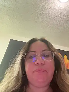 Snapshot of sunflowerNiecy chatting on 06.19.26 sunflowerNiecy online show from 06.19.26