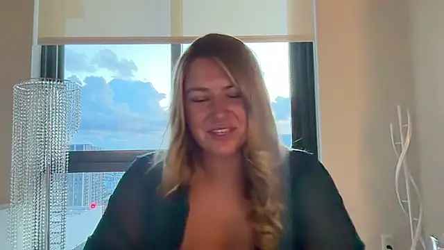 Snapshot of allyanalangell chatting on 07.06.26 allyanalangell online show from 07.06.26