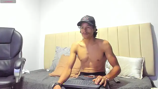 tommyhot7 online show from 07.22.26