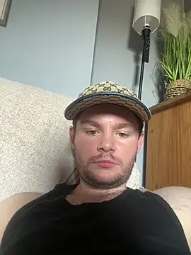 Snapshot of Ronnie153 chatting on 06.25.26 Ronnie153 online show from 06.25.26