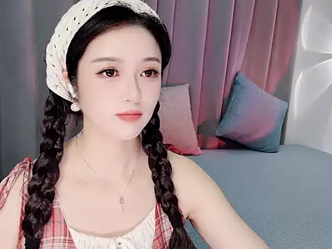 Momo-Wow online show from 06.04.26
