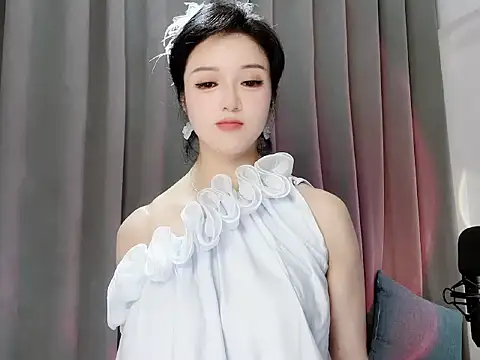 Momo-Wow online show from 06.05.26