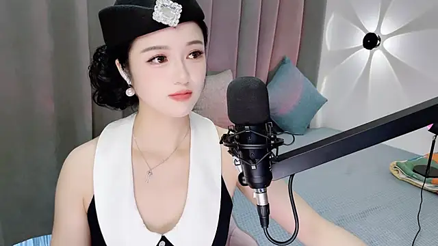 Momo-Wow online show from 06.18.26