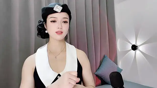 Momo-Wow online show from 06.18.26