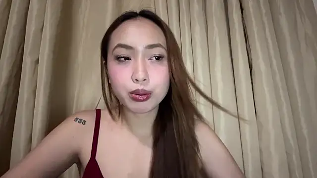 Snapshot of LeotaTick chatting on 06.19.26 LeotaTick online show from 06.19.26